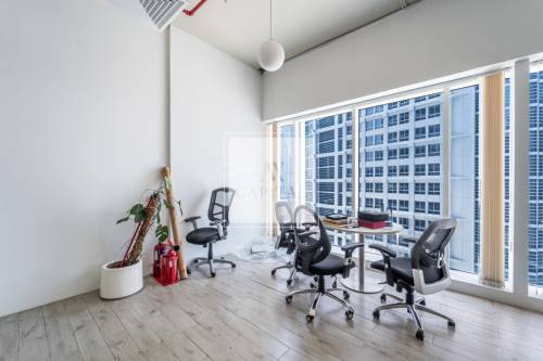 Bright Unit | Open Layout | Ensuite Pantry