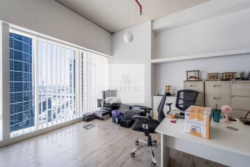 Bright Unit | Open Layout | Ensuite Pantry